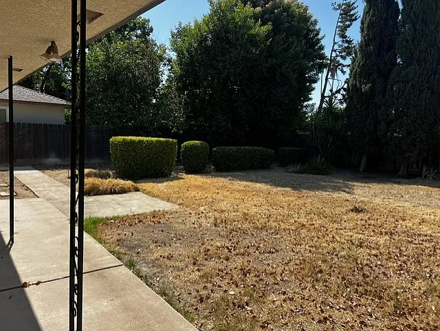 3245 W Dovewood Ln — Photo 13