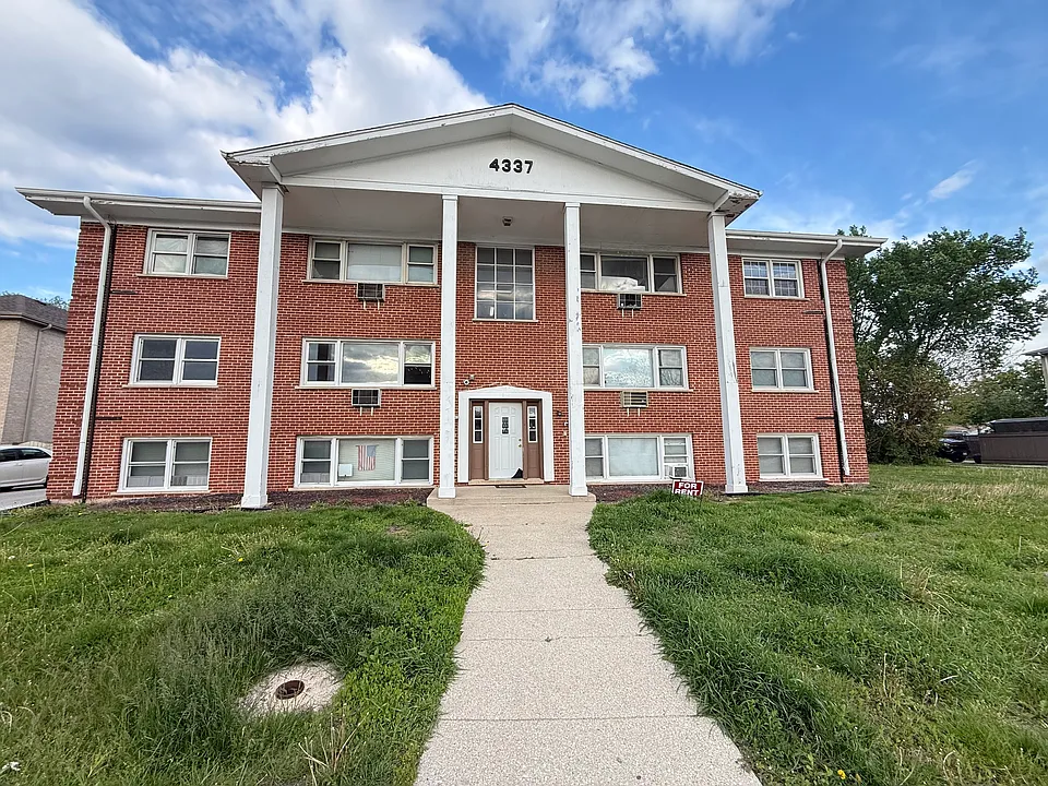 4337 Prescott Ave #2C