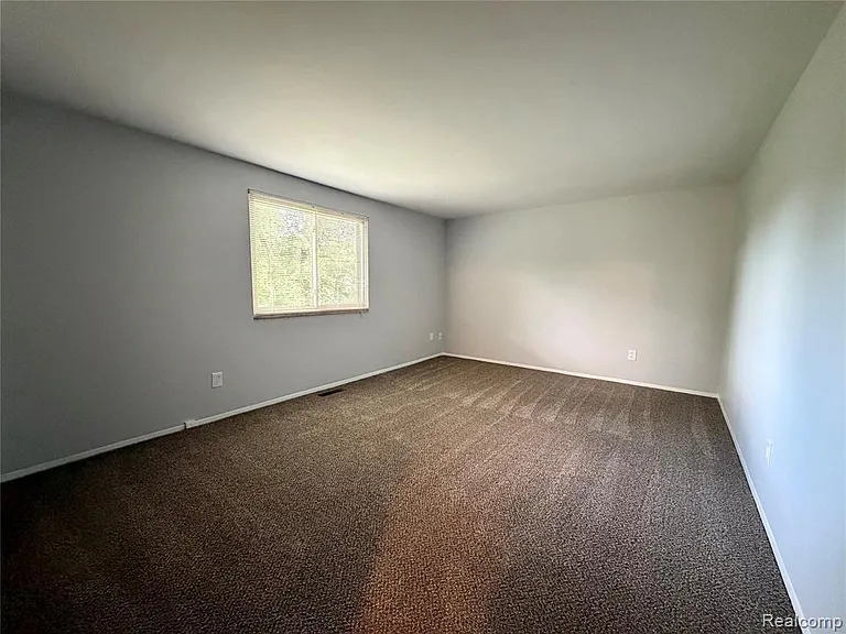 1746 Brookline St — Photo 15
