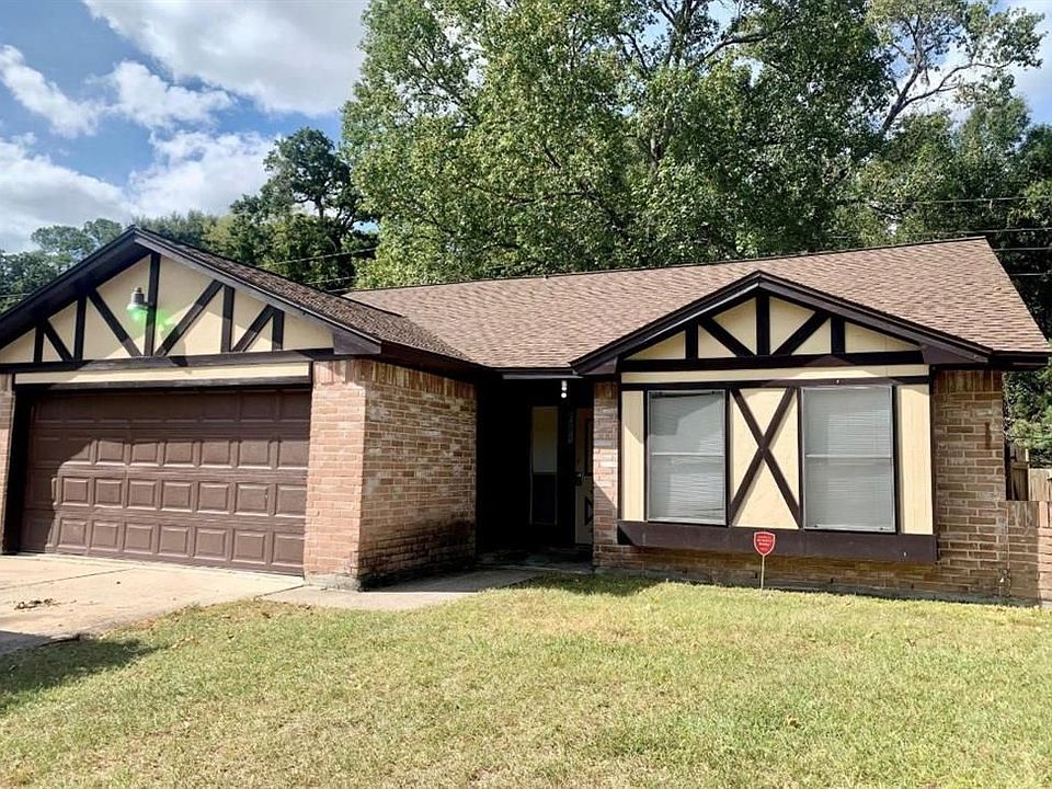 1st image of 20203 Fox Glen Ln