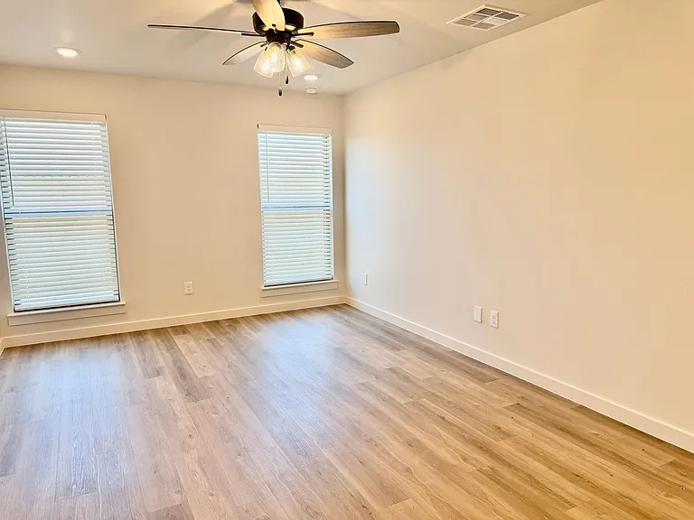 2408 Aberdeen Ave — Photo 11