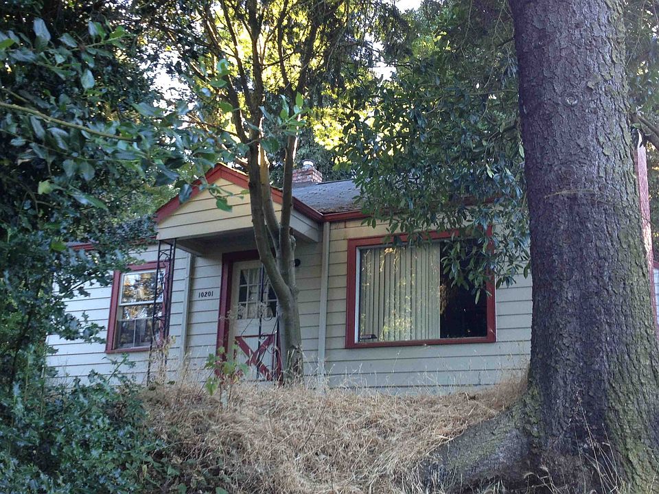 2nd image of 10201 15th Ave NE