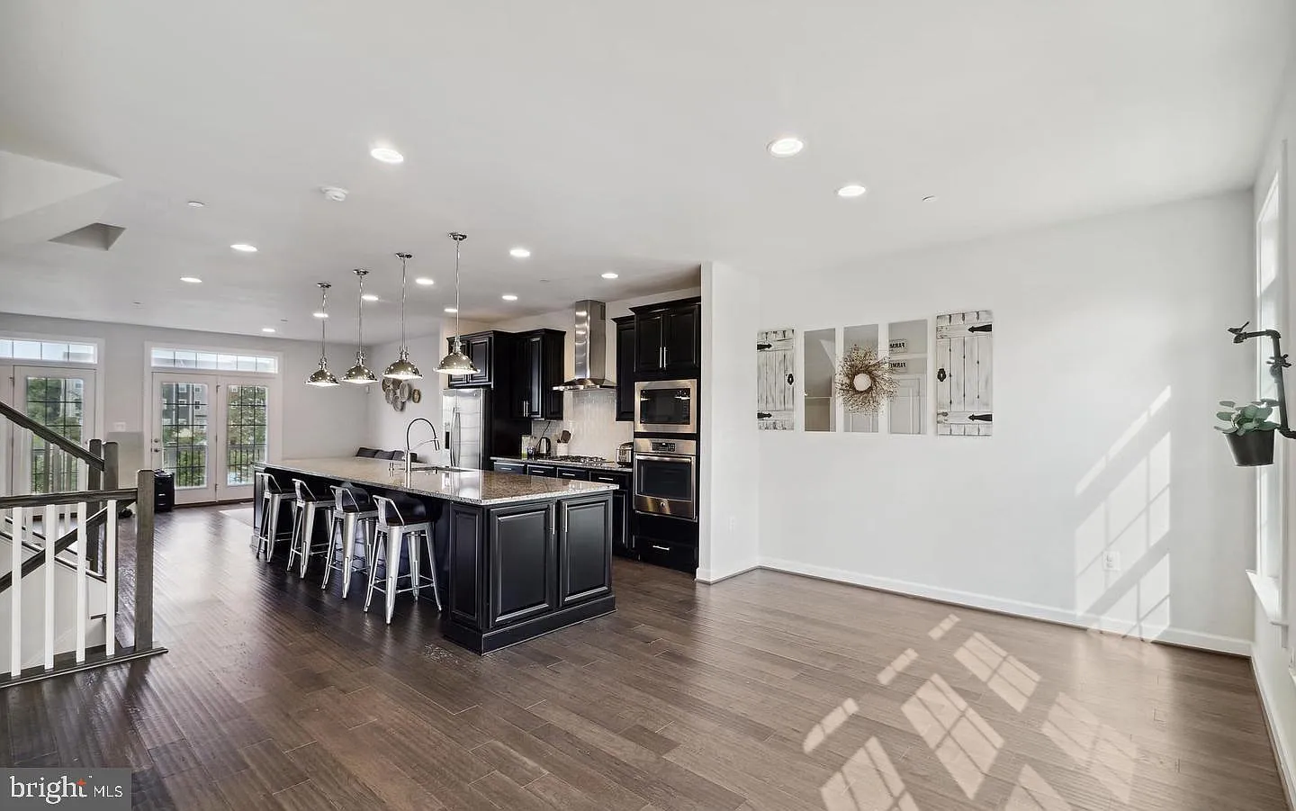 4 bed, 4.5 bath, 3000 sqft, $3,900 — Photo 4