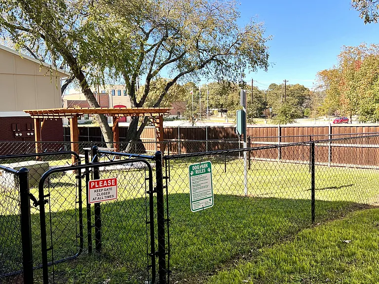 Red Oak on A — Photo 9