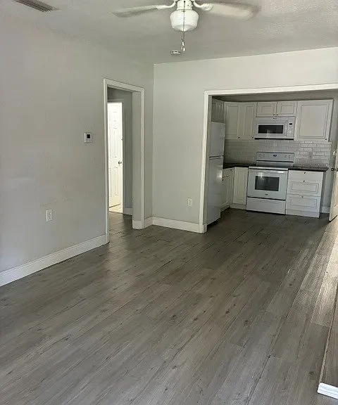 2111 Palm Ter #A — Photo 4