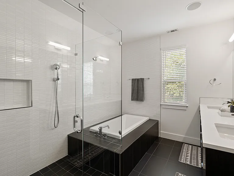 2105 Goodrich Ave — Photo 21