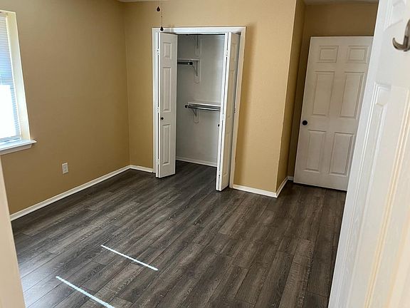 3rd image of 102 Dell Dr