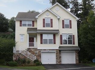308 Winding Hill Dr, Hackettstown, NJ 07840
