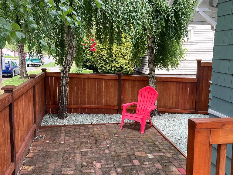 709 N Cedar St — Photo 6