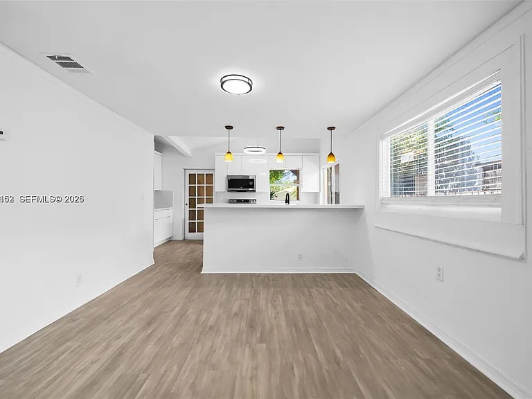 1640 Funston St — Photo 2