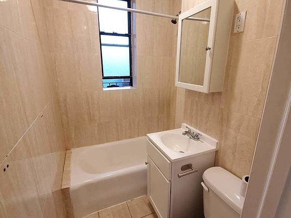 5th image of 1296 Pacific St #50
