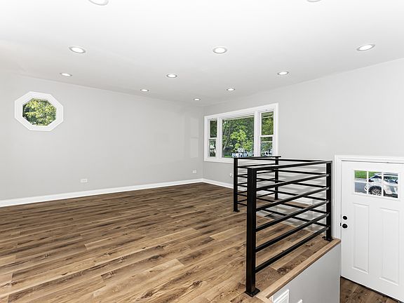 3rd image of 3525 John St