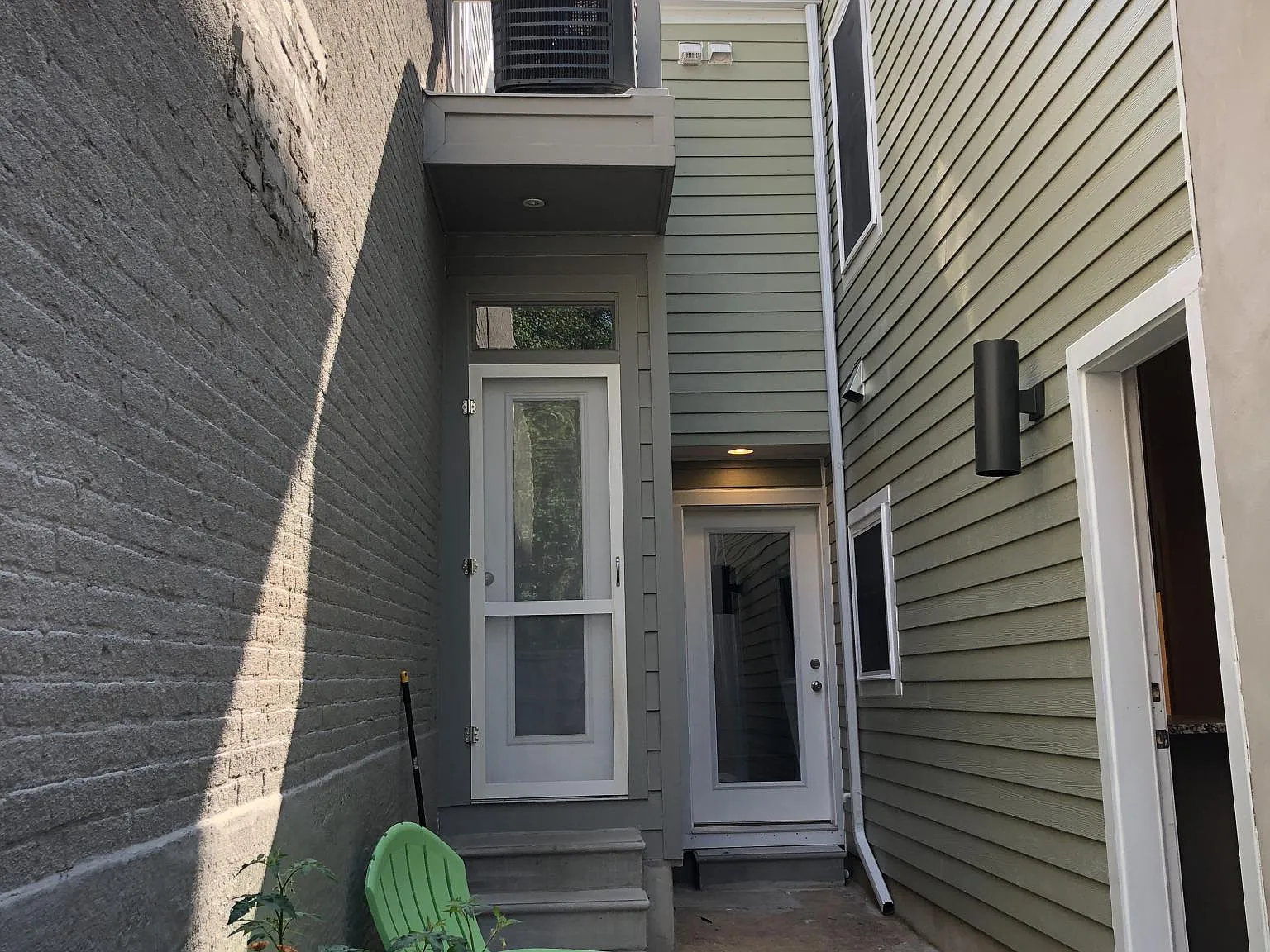 337 S Chester St — Photo 3