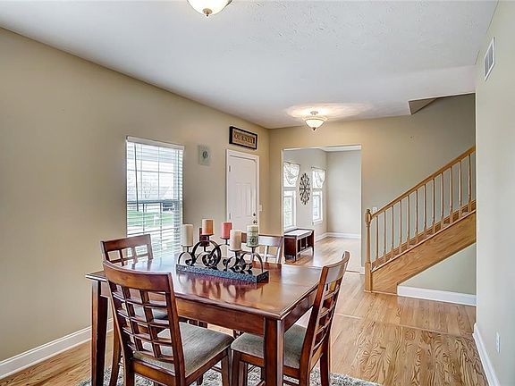 4th image of 1455 Red Barn Way
