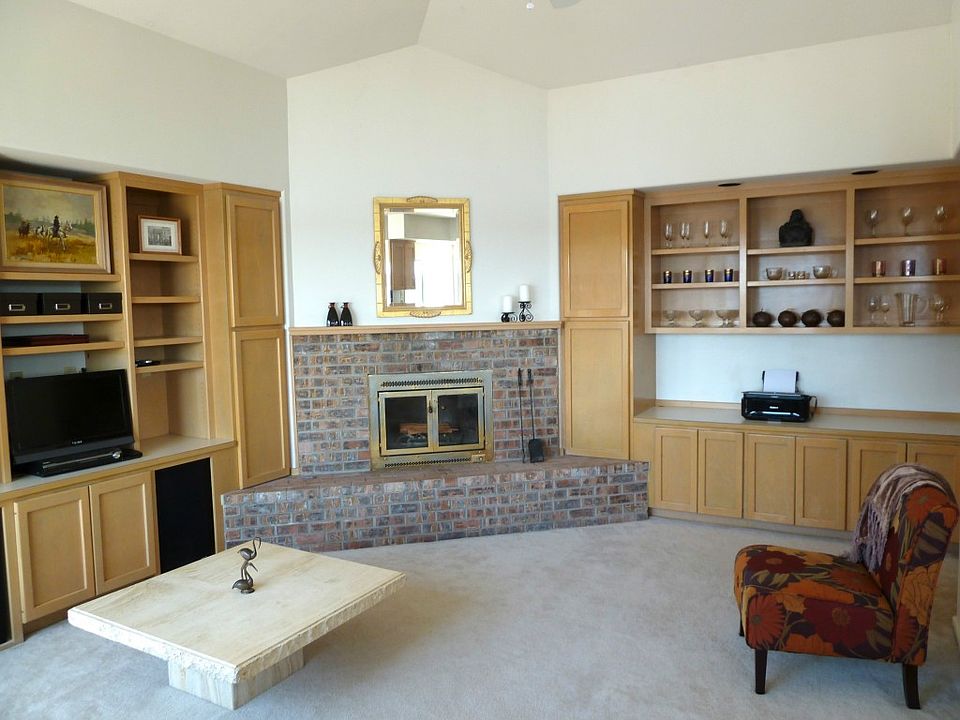 2nd image of 7800 W Mercer Way