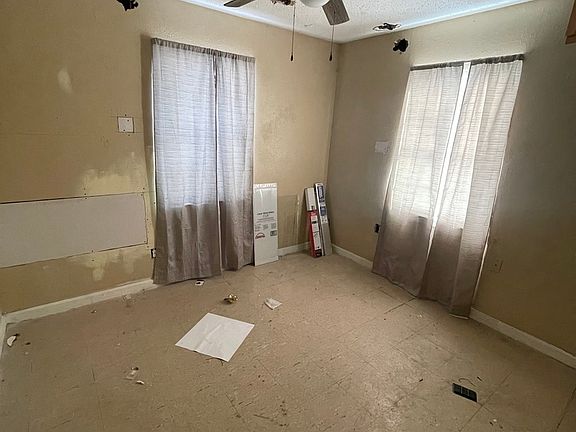 5th image of 2722 Navajo St