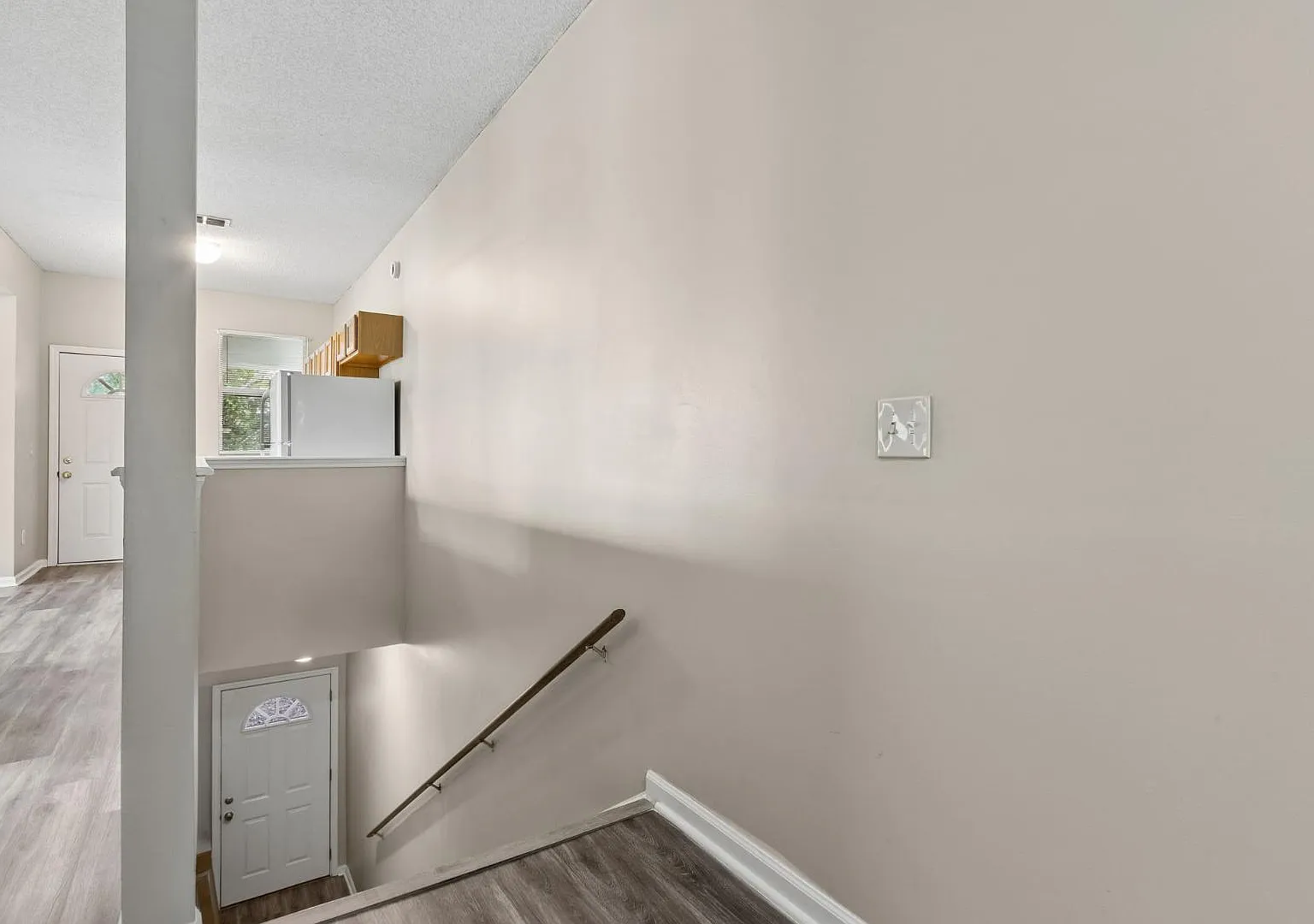 2749 Vernon Terrace — Photo 4
