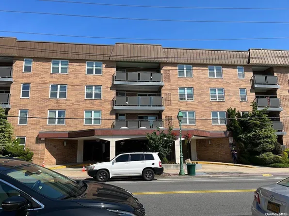 360 Central Avenue #117, Lawrence, NY 11559