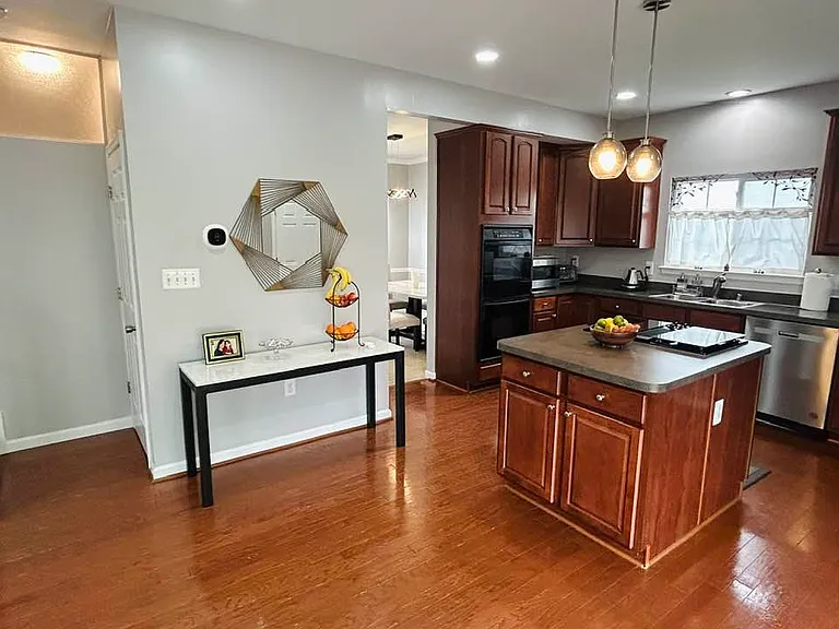 7 Azalea St #1 — Photo 4