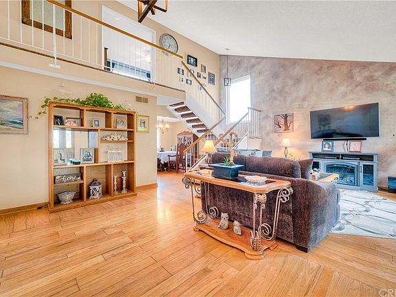 4th image of 23023 Garzota Dr