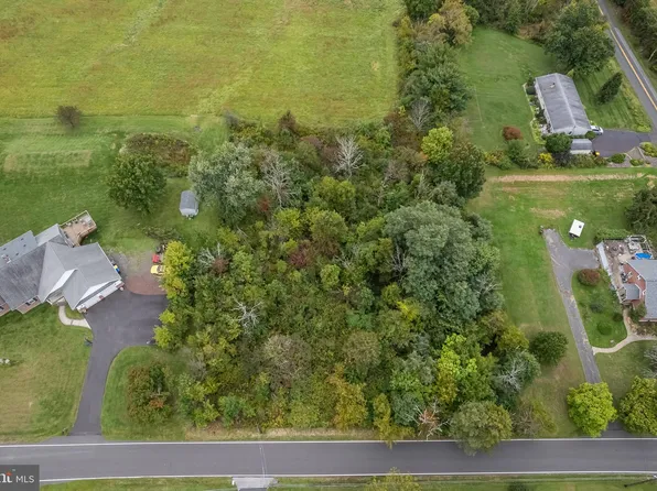 208 Schwenk Rd, Perkiomenville, PA 18074