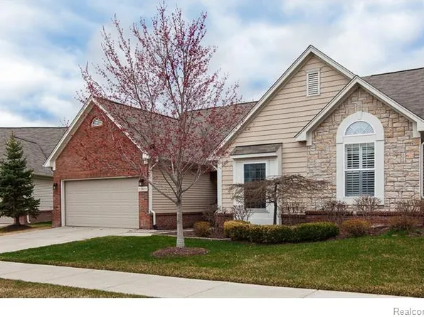 22028 Norwich Dr, Macomb, MI 48042