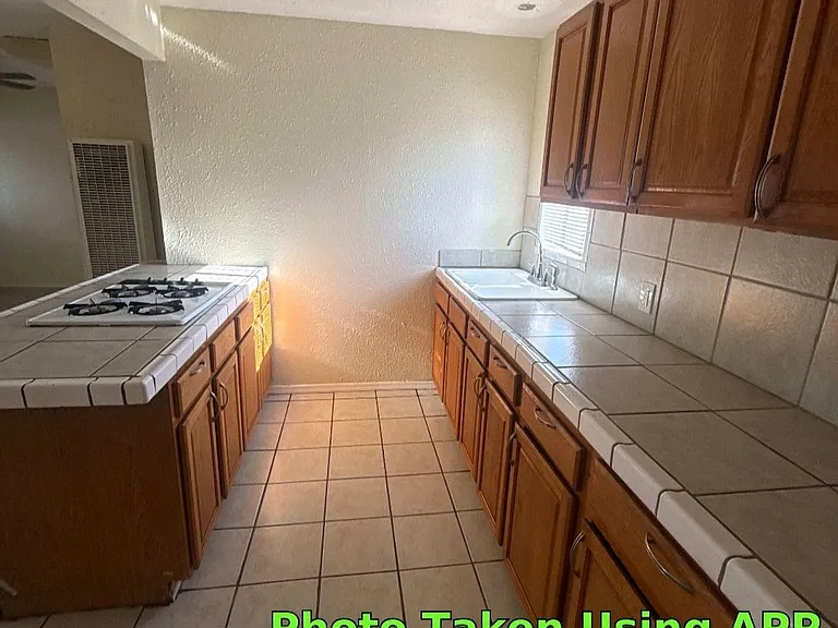 719 Eye St — Photo 7
