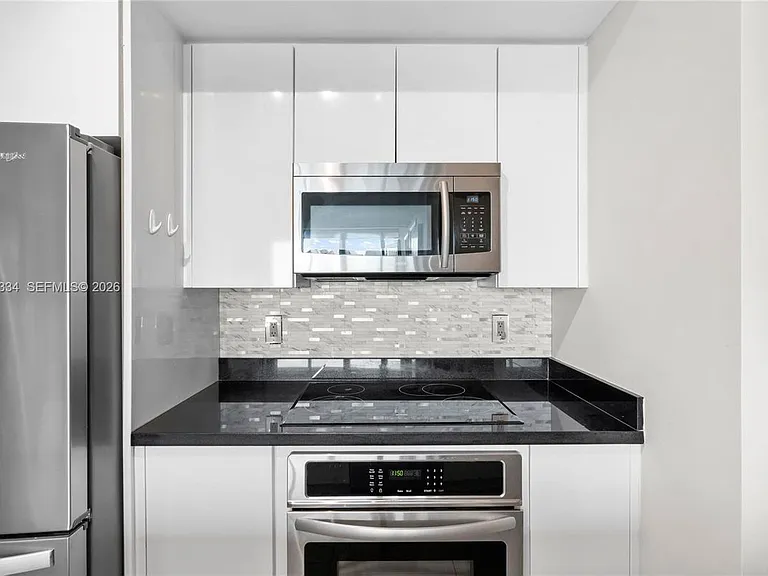 92 SW 3rd St #4702 — Photo 3