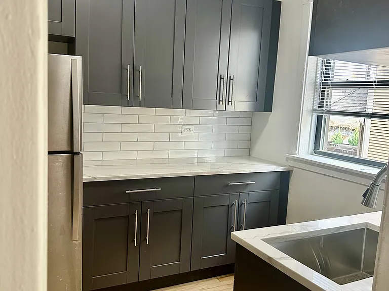 1348 W Hood Ave #1A — Photo 2