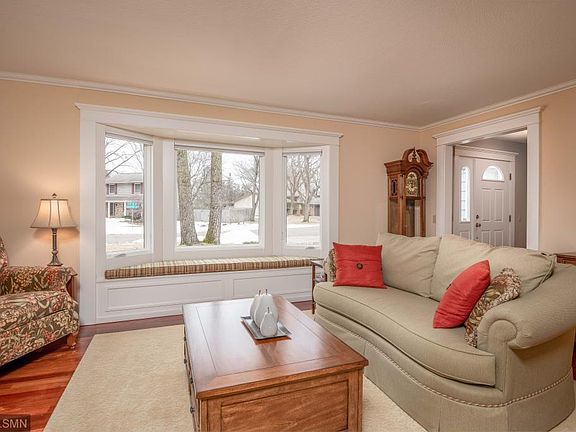 3rd image of 1715 Shadyview Ln N