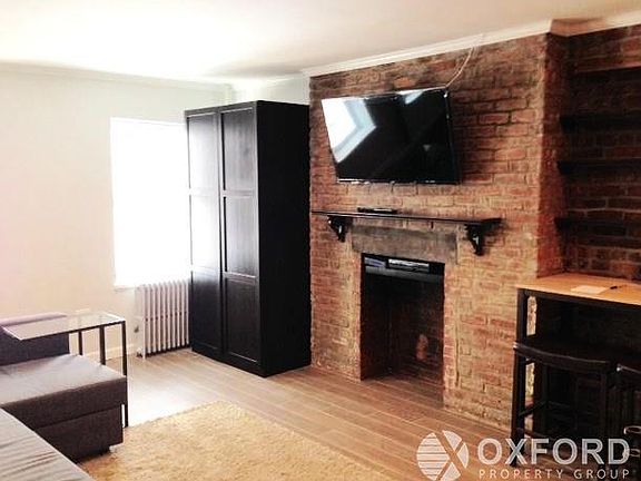 3rd image of 445 W 36th St APT 17