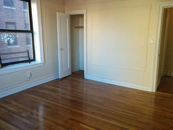 5th image of 530 Parkside Ave APT 4O