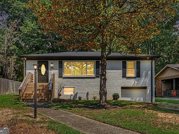 3rd image of 208 Silver Springs Cir SW