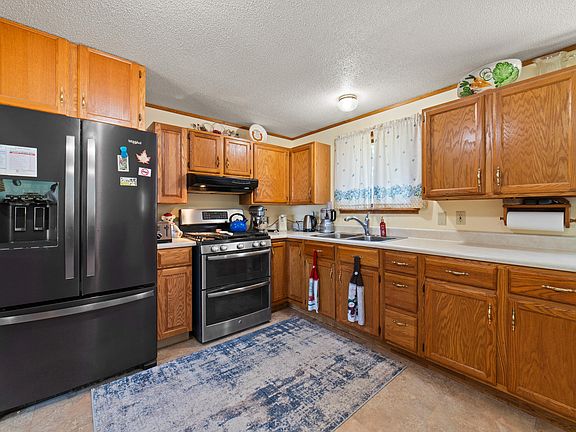 5th image of 3290 Forest Rd