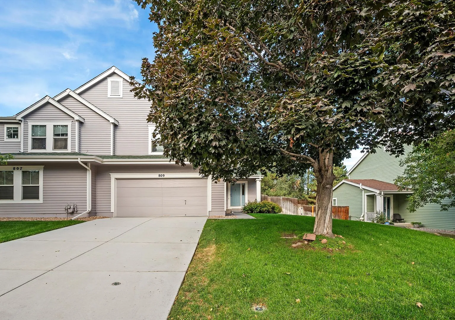 Beautiful 4-Bedroom Home in Lakewood with Finished Basement & Private Backyard — Photo 2
