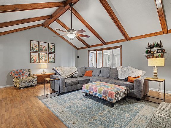3rd image of 1404 Country Club Dr