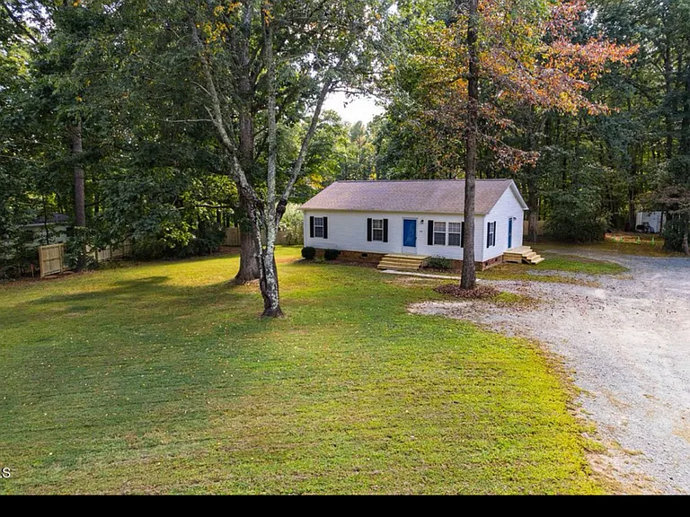 7731 Rogers Rd — Photo 2