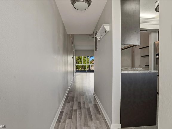 2nd image of 403 SE 43rd Ter #9