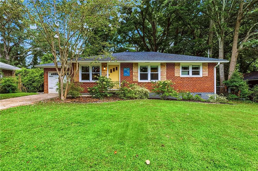 3 bed, 2.0 bath, 1320 sqft, $2,700 — Photo 1