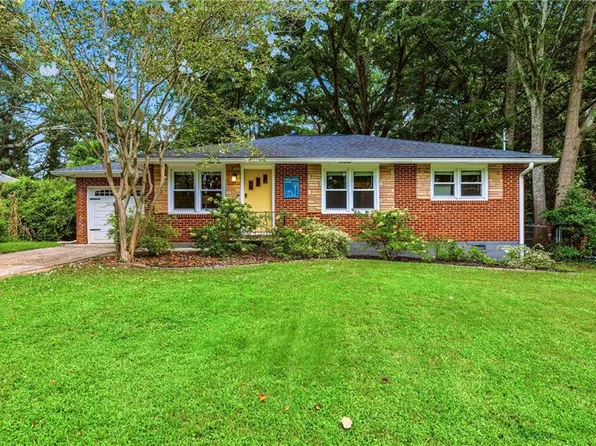 2670 Woodridge Dr, Decatur, GA 30033