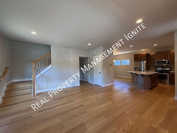 3rd image of 2713 NE Black Oak Pl