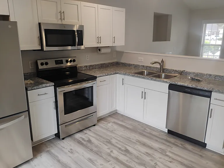 405 Groveton Trl — Photo 4