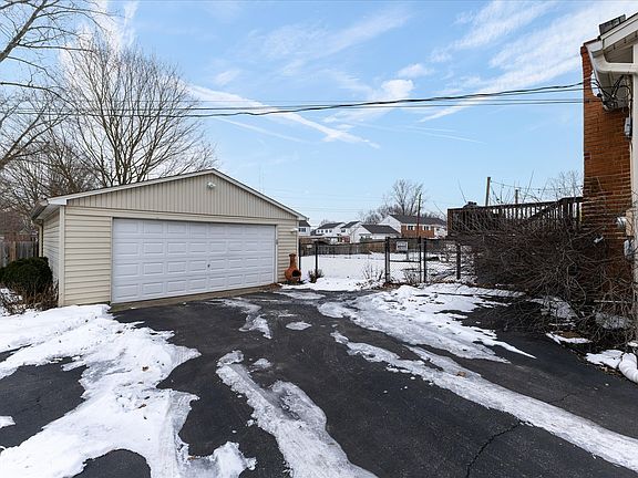 2nd image of 7816 Delbrook Dr
