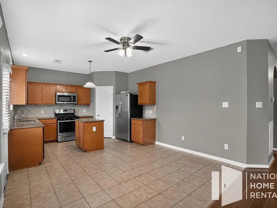 32410 Cross Springs Park Ln