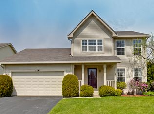 1274 E Komar Ln, Round Lake Beach, IL 60073