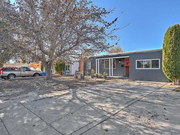 2nd image of 729 Cardenas Dr SE