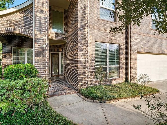 3rd image of 26 Shire Glen Pl