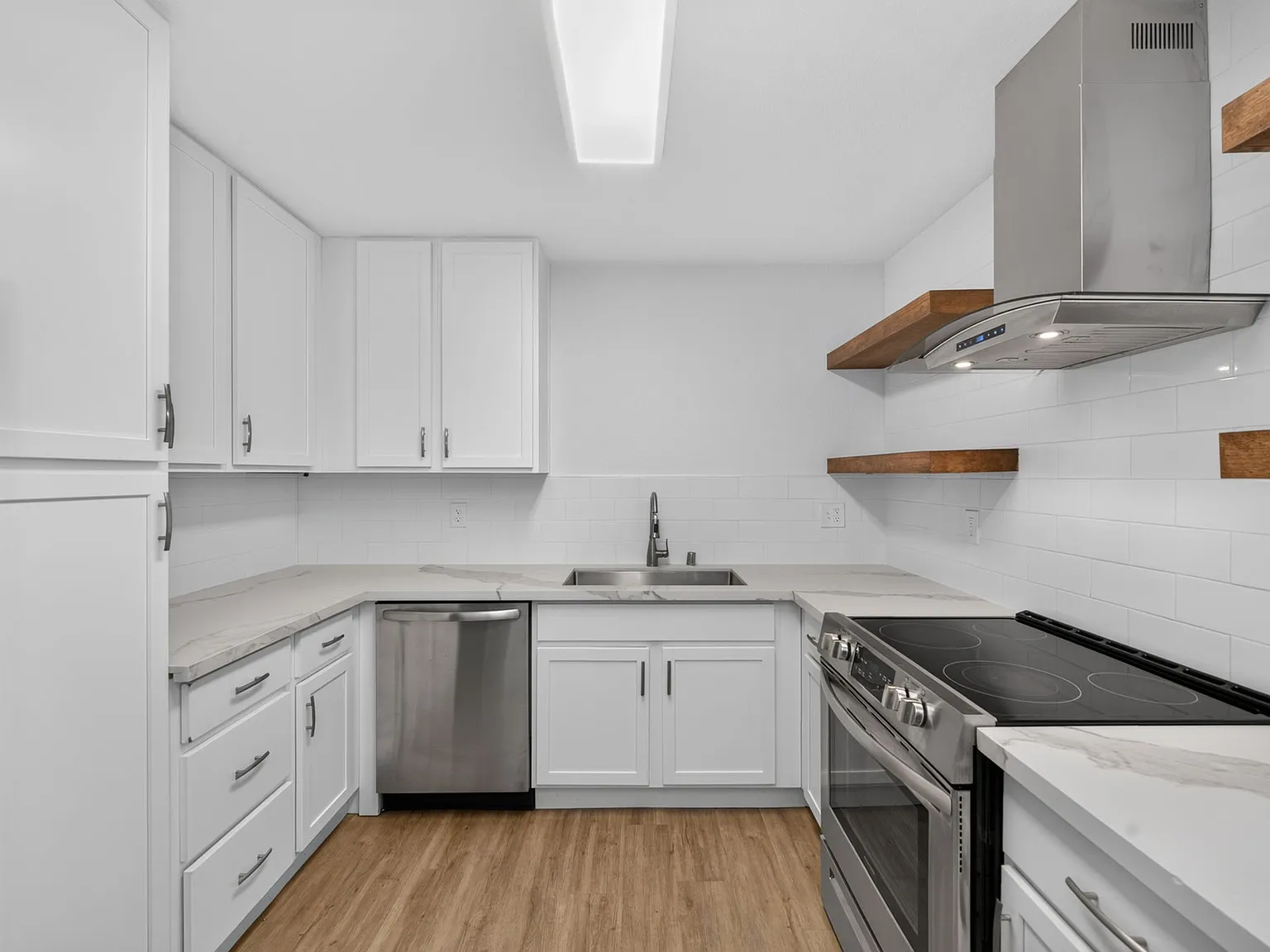 3 bed, 1248 sqft, $2,450 — Photo 4