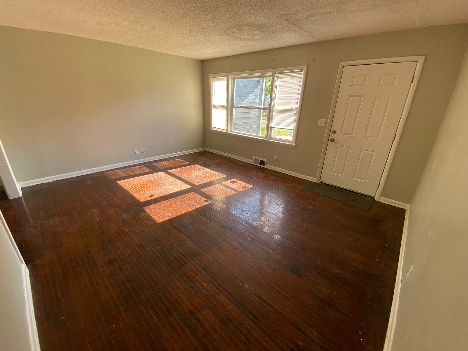 3 bed, 1116 sqft, $1,250 — Photo 3