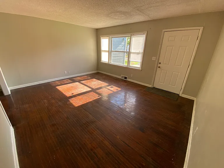 4324 N Garrison Pl — Photo 3